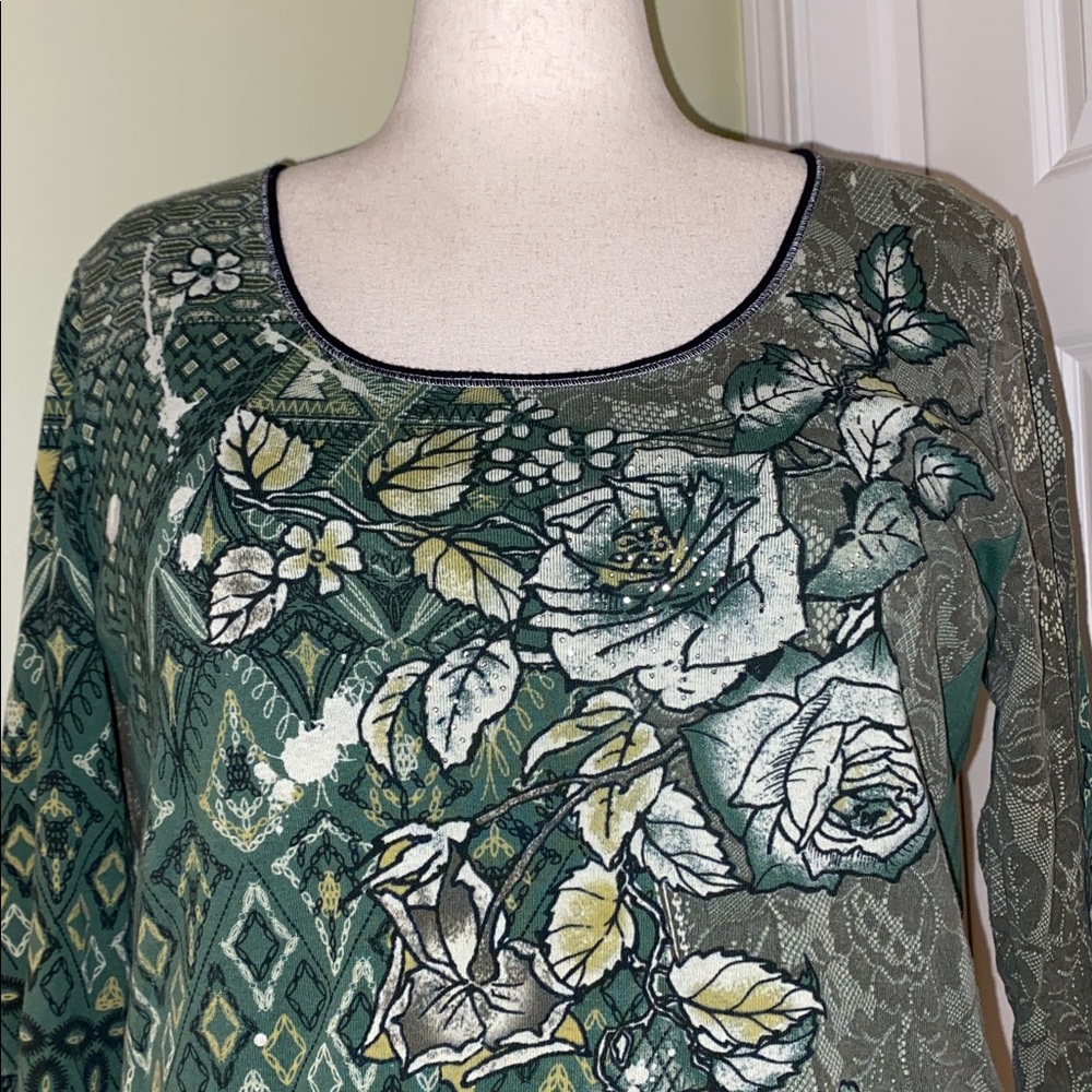 Vanilla Sugar vintage green/gray/off white floral sequin pullover w 3/4 sleeves
